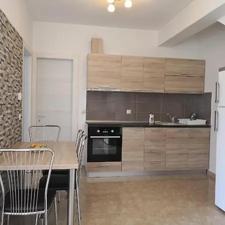 Apartment Bella Vera 2 *